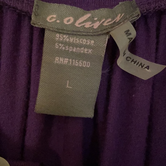 C.Oliver brand unique looking purple top. Adorable with elastic band at bottom💜 - Picture 3 of 6